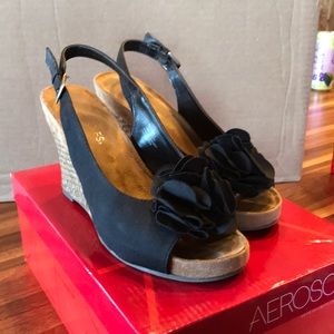 Aerosoles Plush Lily wedge Black floral 7